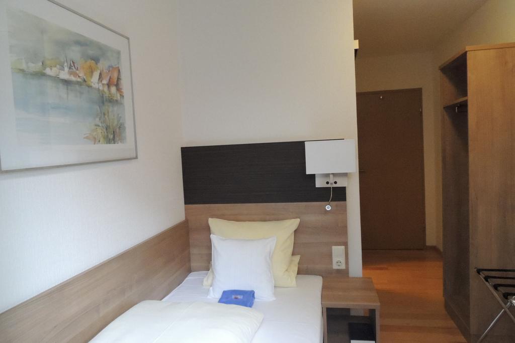 Hotel-Gasthof Neue Post Leutershausen  Rom bilde