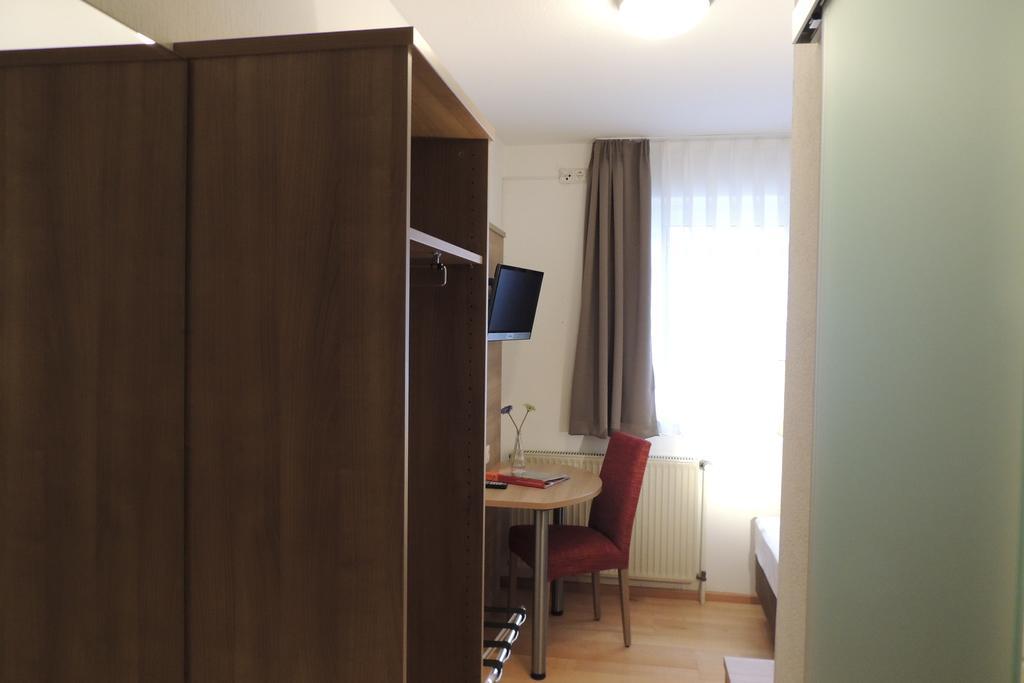 Hotel-Gasthof Neue Post Leutershausen  Rom bilde