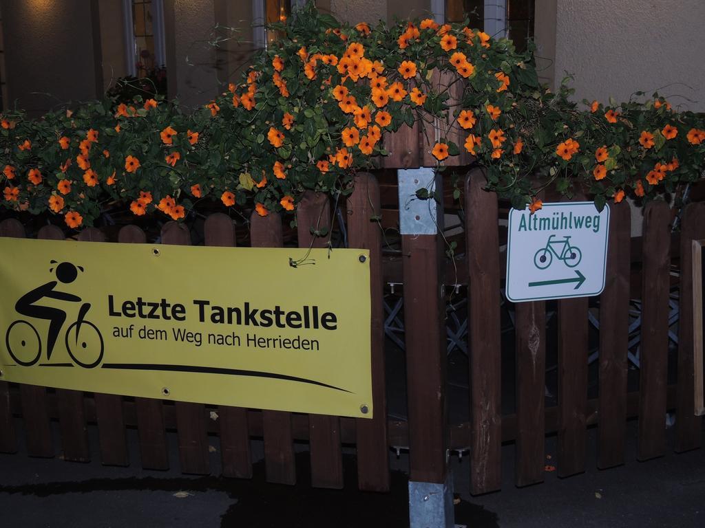Hotel-Gasthof Neue Post Leutershausen  Eksteriør bilde